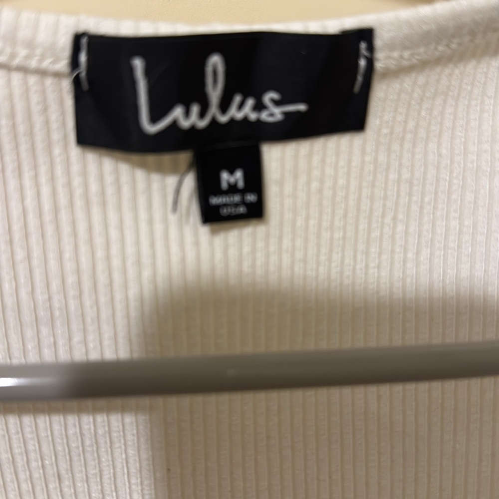 Structured deep v-neck - Picture 2 of 3
